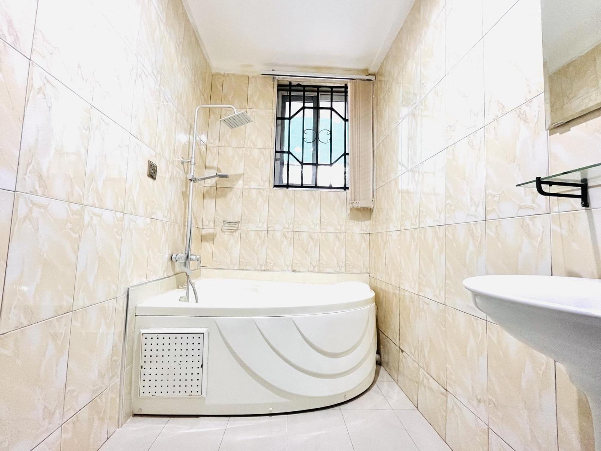 Aduk Guest House Airport City Аккра Экстерьер фото